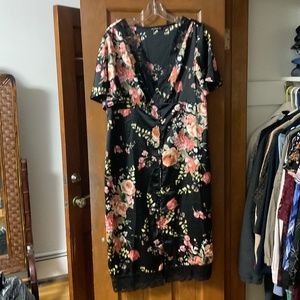 Bloom Chic Black Floral Dress with Lace Details size 14